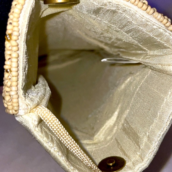 NWOT Beaded & Embroidered Bird Design Tan & Green Bird Sling Bag. - Picture 4 of 5